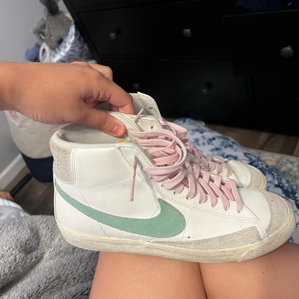 Men’s size 9.5 Nike blazers